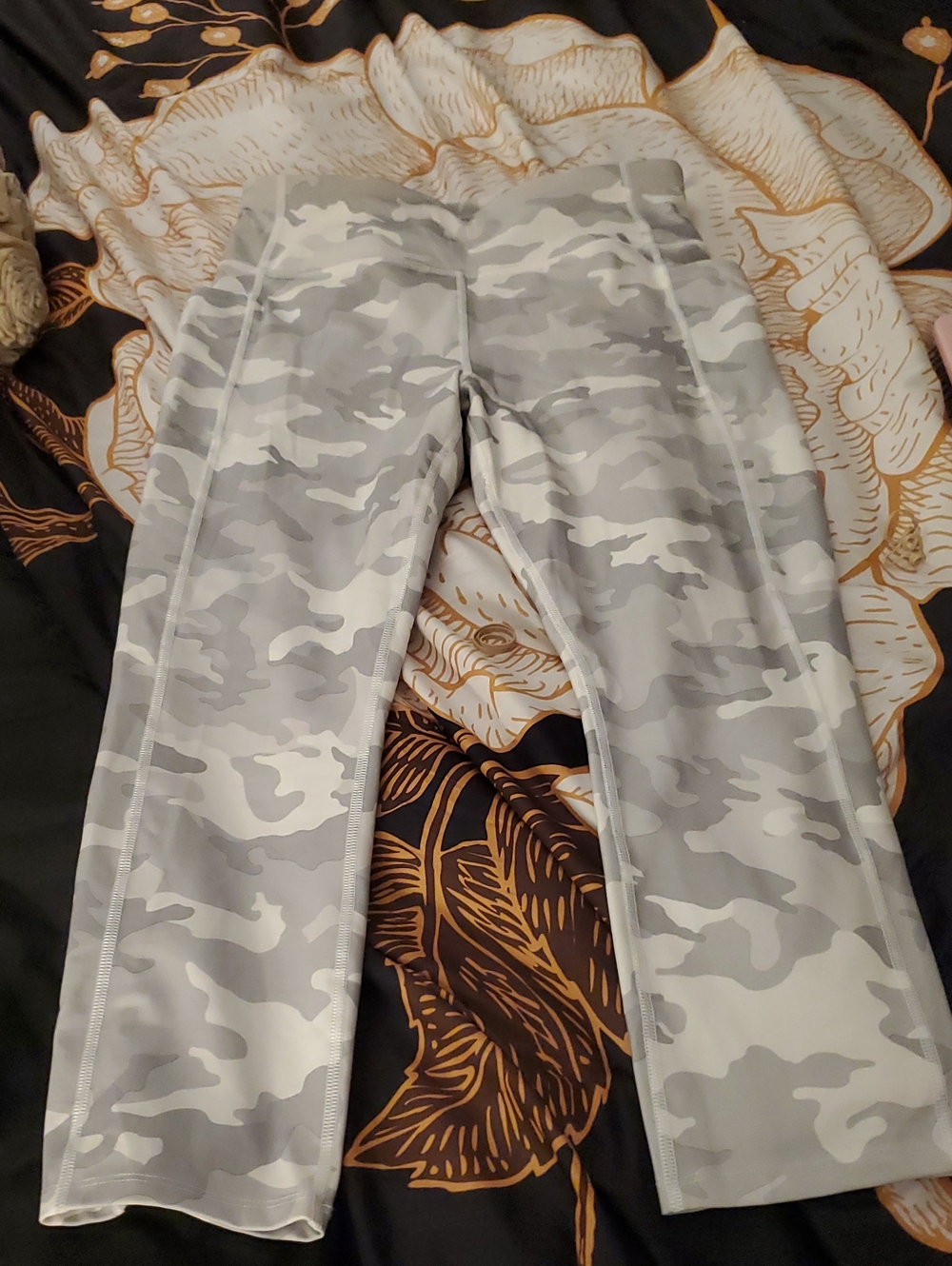 Gray Camo Active Leggings M